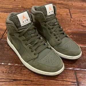 Jordan Men's Green High-Top Sneakers